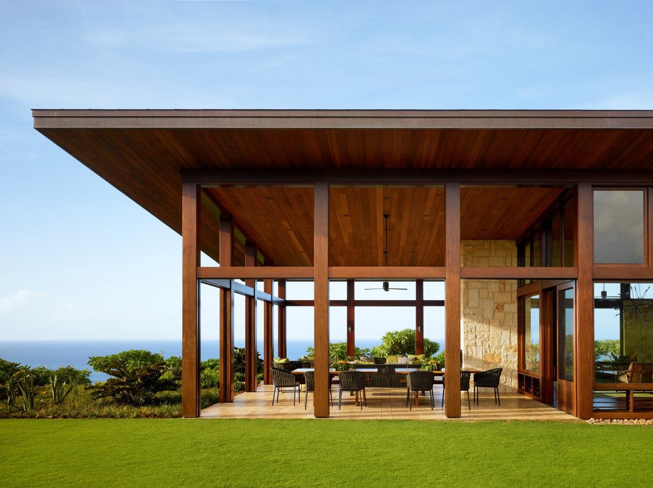 Kalihiwai Ranch Outdoor Pavilion - Luxury Residential by Philpotts Interiors