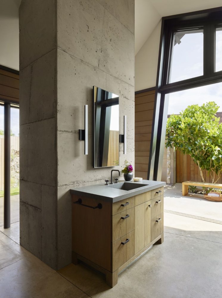 Makani Eka Bathroom - Philpotts Interiors